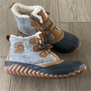 SOREL out and about plus felt boots size 7.5